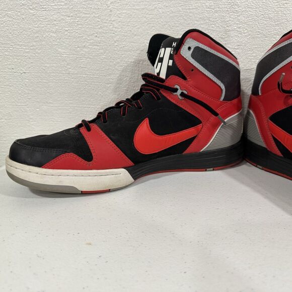 Nike Mach Force Hi Basketball Shoe Size 13 MENS 525312-016 Red Black Charcoal